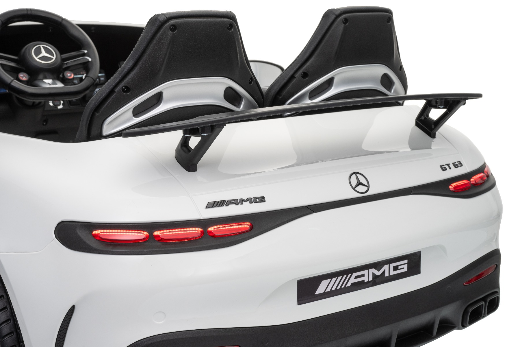 Funkční LED světla vpředu i vzadu