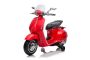 Elektrická motorka Vespa 946 i se zpětným chodem, červené, s pomocnými koly, Licencované, 2 x6V Baterie, 2x 30W Motor, Koženkové sedátko, MP3 Přehrávač s USB vstupem