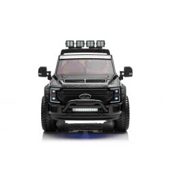 Elektrické autíčko Ford Super Duty 24V černé, Dvoumístné, Pohon 4X4 s vysoce výkonnými 24V motory a odpružením, Dvojité zadní EVA kola, 2,4 GHz Dálkový ovladač, Světelná rampa LED, MP3 přehrávač s USB vstupem, ORIGINÁL licence